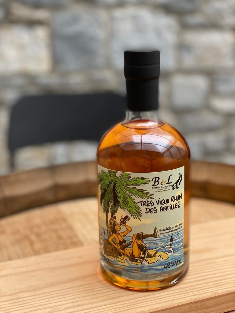 [A001611] Bottles & Legends - Très vieux Rhum des Antilles 8 ans 70cl